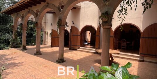VENTA RESIDENCIA EN AVANDARO VALLE DE BRAVO